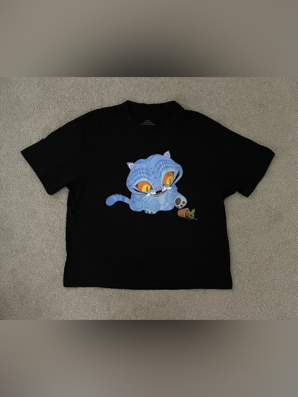 Kpop demon hunters black graphic cropped shirt